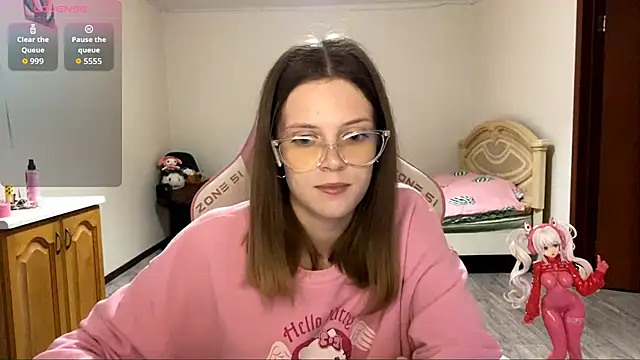 VibeQueenLucy online show from September 10, 2025, 3:22 pm