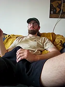 Snapshot of Loopertz chatting on November 8, 2025, 8:29 am Loopertz online show from November 8, 2025, 8:29 am