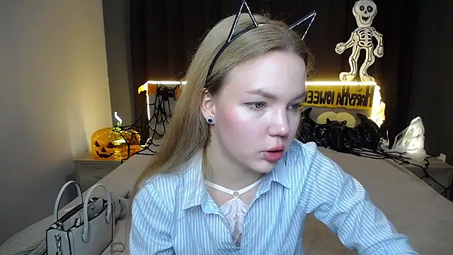 Snapshot of StellaLight chatting on October 20, 2025, 12:06 pm StellaLight online show from October 20, 2025, 12:06 pm