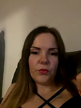 Snapshot of SexyLoLoUK chatting on October 12, 2025, 5:42 am SexyLoLoUK online show from October 12, 2025, 5:42 am