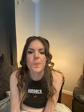 SexyLoLoUK online show from May 20, 2026, 12:24 pm