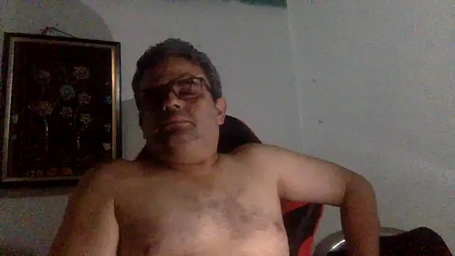 Snapshot of Katracho6969 chatting on April 21, 2026, 2:36 am Katracho6969 online show from April 21, 2026, 2:36 am