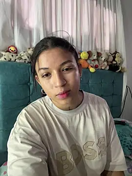 Snapshot of lil_charme chatting on June 15, 2026, 1:33 pm lil charme online show from June 15, 2026, 1:33 pm