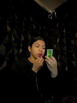 Snapshot of lil_charme chatting on November 2, 2025, 8:25 pm lil charme online show from November 2, 2025, 8:25 pm
