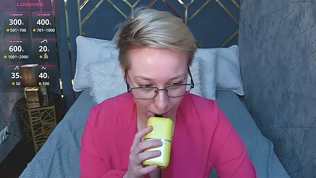 Snapshot of AlexandraGreen chatting on February 8, 2026, 10:40 pm AlexandraGreen online show from February 8, 2026, 10:40 pm