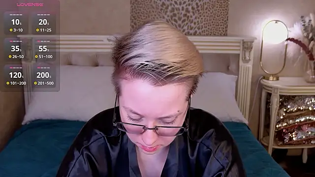 Snapshot of AlexandraGreen chatting on February 1, 2026, 9:13 pm AlexandraGreen online show from February 1, 2026, 9:13 pm