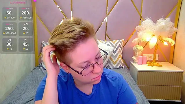 AlexandraGreen online show from October 13, 2025, 9:05 pm