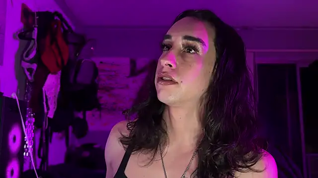 xoFrankie online show from December 15, 2025, 5:02 am