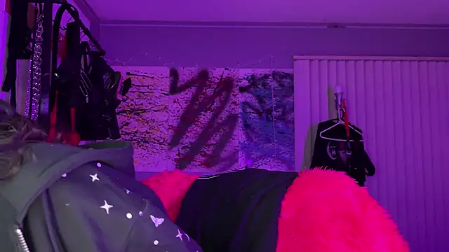 xoFrankie online show from October 21, 2025, 2:55 am