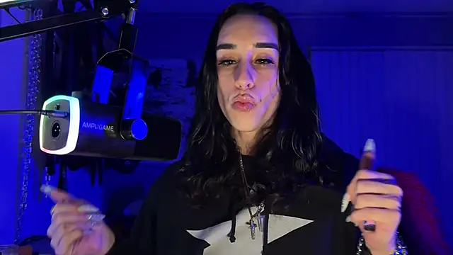 xoFrankie online show from April 8, 2026, 6:59 am