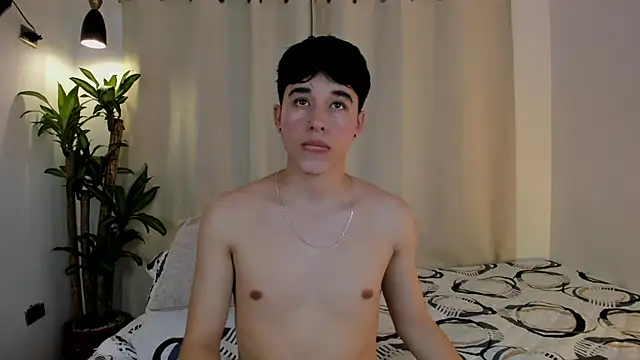 Snapshot of mrhot_night chatting on December 3, 2025, 11:36 pm mrhot night online show from December 3, 2025, 11:36 pm