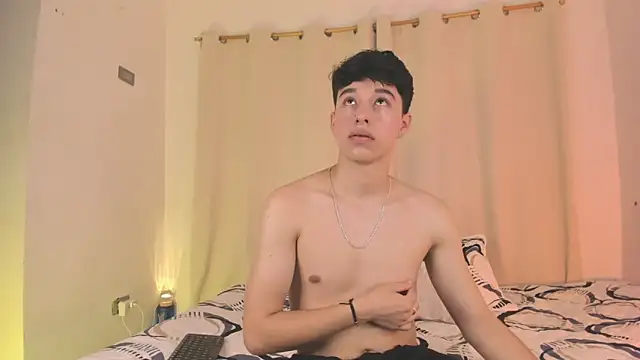 Snapshot of mrhot_night chatting on September 12, 2025, 11:04 pm mrhot night online show from September 12, 2025, 11:04 pm