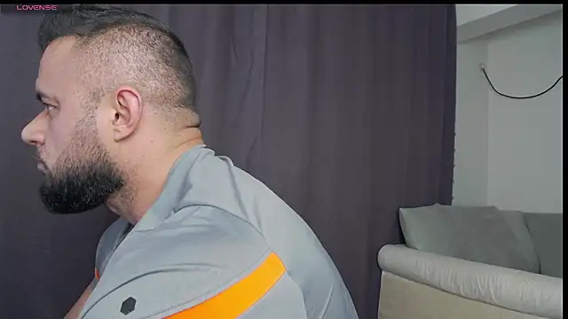 Snapshot of RickyMiami1 chatting on April 7, 2026, 6:54 pm RickyMiami1 online show from April 7, 2026, 6:54 pm