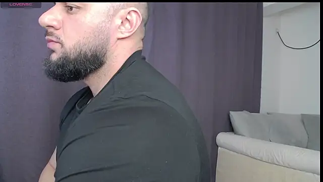 Snapshot of RickyMiami1 chatting on March 9, 2026, 7:39 pm RickyMiami1 online show from March 9, 2026, 7:39 pm