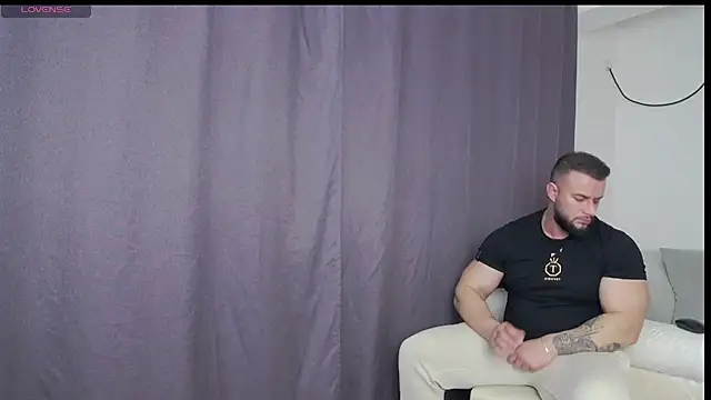 Snapshot of RickyMiami1 chatting on March 10, 2026, 8:57 pm RickyMiami1 online show from March 10, 2026, 8:57 pm