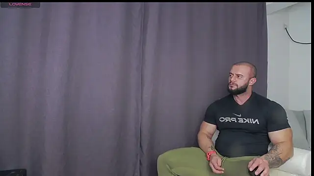 Snapshot of RickyMiami1 chatting on November 6, 2025, 6:56 pm RickyMiami1 online show from November 6, 2025, 6:56 pm