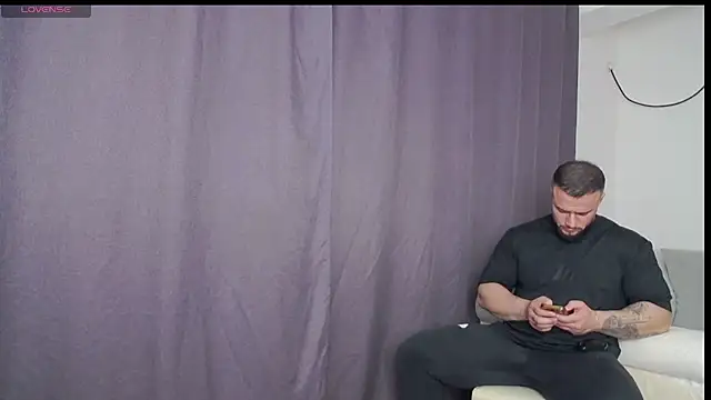 Snapshot of RickyMiami1 chatting on March 12, 2026, 8:24 pm RickyMiami1 online show from March 12, 2026, 8:24 pm