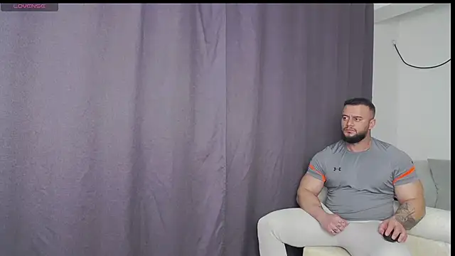 Snapshot of RickyMiami1 chatting on March 17, 2026, 8:34 pm RickyMiami1 online show from March 17, 2026, 8:34 pm