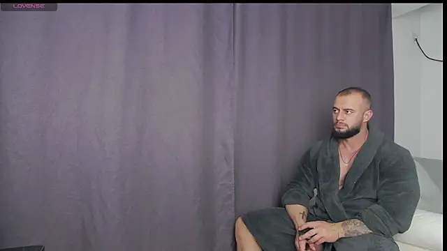 Snapshot of RickyMiami1 chatting on October 11, 2025, 9:38 pm RickyMiami1 online show from October 11, 2025, 9:38 pm