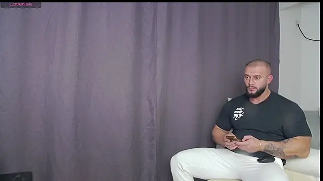 Snapshot of RickyMiami1 chatting on November 20, 2025, 7:47 pm RickyMiami1 online show from November 20, 2025, 7:47 pm