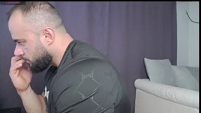 Snapshot of RickyMiami1 chatting on October 6, 2025, 5:35 pm RickyMiami1 online show from October 6, 2025, 5:35 pm