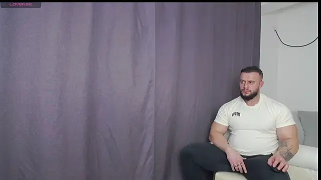 Snapshot of RickyMiami1 chatting on March 11, 2026, 6:57 pm RickyMiami1 online show from March 11, 2026, 6:57 pm