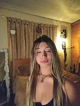 Snapshot of Ella_rr chatting on November 27, 2025, 5:19 am Ella rr online show from November 27, 2025, 5:19 am