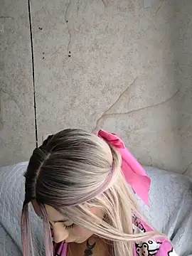 Ella rr online show from April 12, 2026, 6:00 pm