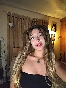 Snapshot of Ella_rr chatting on November 23, 2025, 5:28 am Ella rr online show from November 23, 2025, 5:28 am