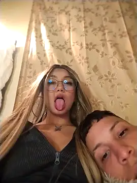 Snapshot of Ella_rr chatting on October 11, 2025, 3:07 am Ella rr online show from October 11, 2025, 3:07 am