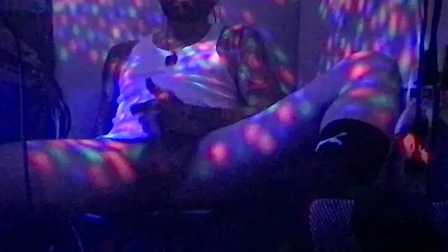 Snapshot of DjPlayer213lbeach chatting on October 19, 2025, 10:40 am DjPlayer213lbeach online show from October 19, 2025, 10:40 am