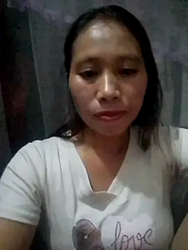 Snapshot of laveder-00 chatting on September 18, 2025, 1:58 pm laveder-00 online show from September 18, 2025, 1:58 pm