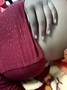 Snapshot of Meenu_chauhan chatting on October 31, 2025, 6:32 am Meenu chauhan online show from October 31, 2025, 6:32 am