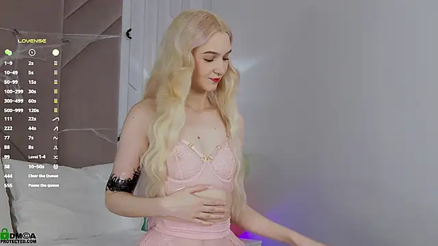 SaraHearts online show from October 23, 2025, 1:37 am