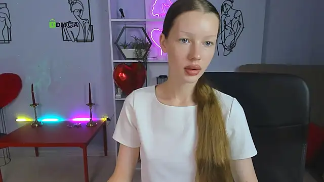 Snapshot of khloebeauty chatting on September 17, 2025, 5:53 am khloebeauty online show from September 17, 2025, 5:53 am