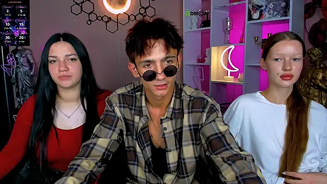 Snapshot of khloebeauty chatting on September 19, 2025, 8:13 pm khloebeauty online show from September 19, 2025, 8:13 pm