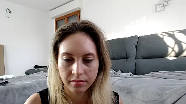 L Sofia online show from October 14, 2025, 3:23 pm