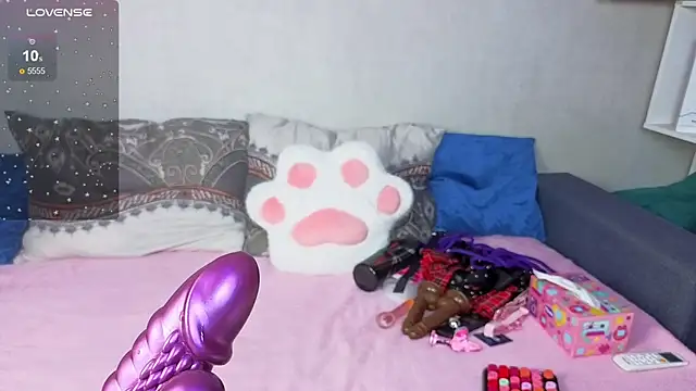 Snapshot of KittySweetness chatting on September 29, 2025, 12:44 pm KittySweetness online show from September 29, 2025, 12:44 pm