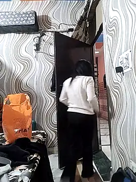 Snapshot of meenu_bhabhi547 chatting on November 18, 2025, 4:27 am meenu bhabhi547 online show from November 18, 2025, 4:27 am