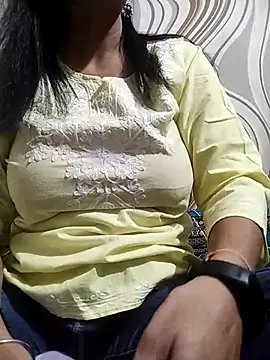 Snapshot of meenu_bhabhi547 chatting on November 4, 2025, 4:38 am meenu bhabhi547 online show from November 4, 2025, 4:38 am