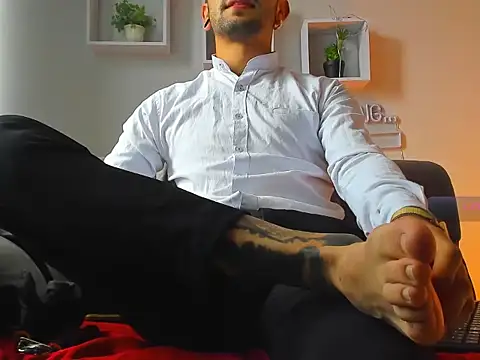 Tayler bennet  online show from October 8, 2025, 7:14 pm