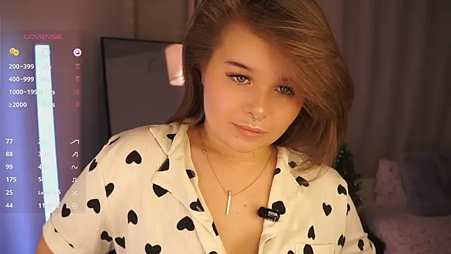 Anna Nicol online show from December 21, 2025, 1:24 pm