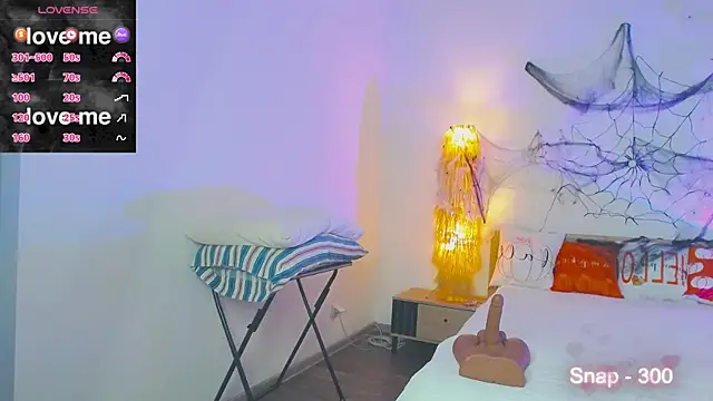 Snapshot of EvaLone1 chatting on October 25, 2025, 7:25 pm EvaLone1 online show from October 25, 2025, 7:25 pm