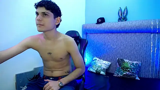 dilan hott  online show from February 23, 2026, 5:46 pm