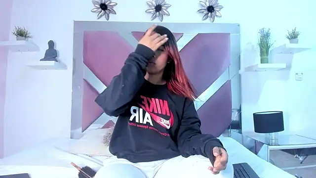 Meegan Doll online show from October 27, 2025, 1:34 pm