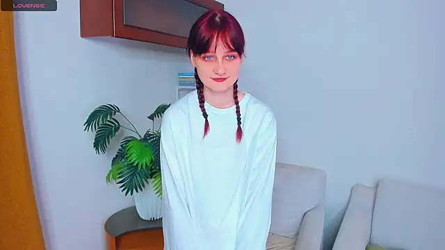 KatyKufel online show from October 11, 2025, 6:53 pm