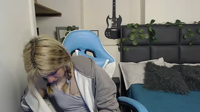 Amnesia  online show from December 3, 2025, 12:48 pm