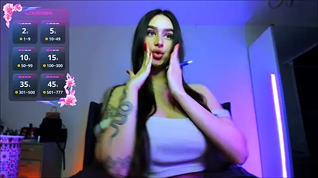 Snapshot of Veronica_Larsson chatting on September 27, 2025, 6:25 pm Veronica Larsson online show from September 27, 2025, 6:25 pm