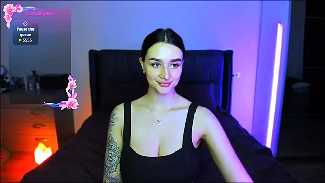 Snapshot of Veronica_Larsson chatting on September 12, 2025, 4:29 pm Veronica Larsson online show from September 12, 2025, 4:29 pm