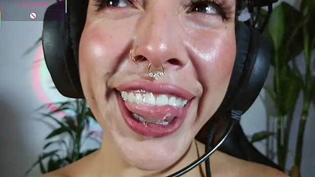 Snapshot of bri_von_dhara__ chatting on April 11, 2026, 8:56 pm bri von dhara online show from April 11, 2026, 8:56 pm